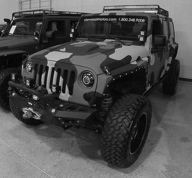 Jeep fenders wrapped in camo vinyl, illustrating a rugged off-road look for Jeep owners wrapping their fenders.